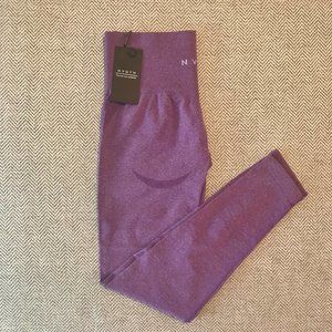NVGTN Violet Seamless Leggings (medium)